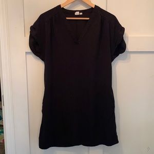 Gap women’s V neck black dress size M w/pockets